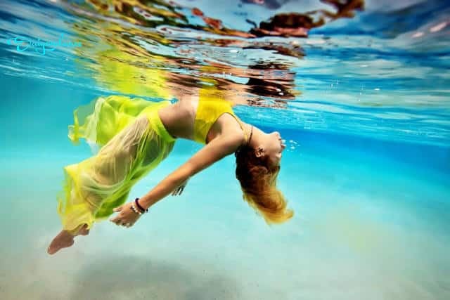 Aqua Yoga (Yoga Dưới Nước): Đặc Điểm, Lợi Ích và Lưu Ý Khi Tập 12